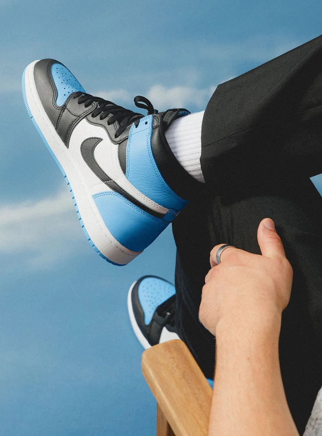 Air Jordan 1 Retro High OG UNC Toe - Image 11