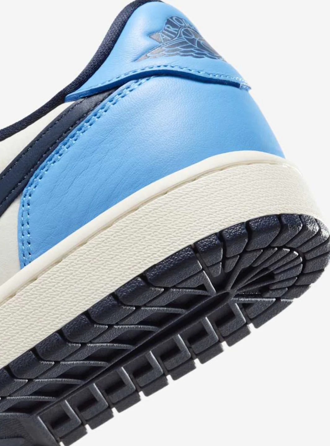 Air Jordan 1 Low OG Obsidian UNC - Image 5