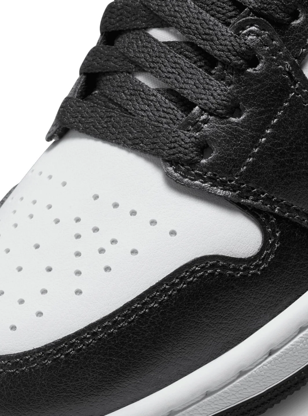Air Jordan 1 Mid Panda - Image 4