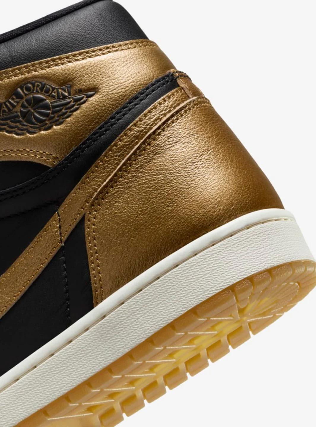 Air Jordan 1 Retro High OG Black Metallic Gold - Image 5