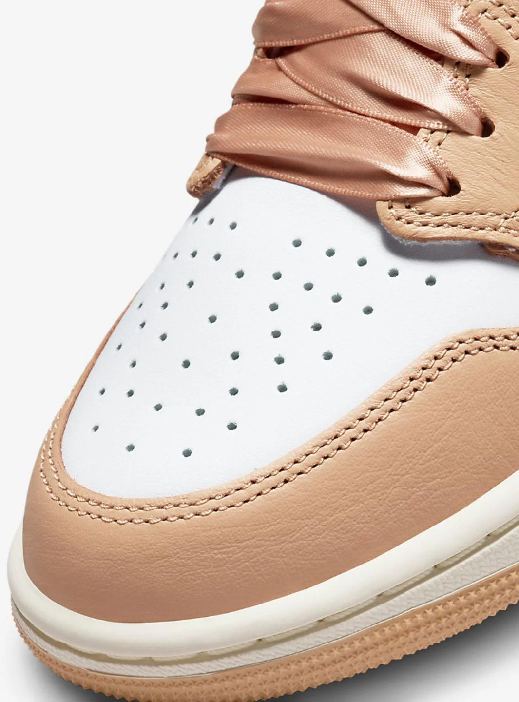Air Jordan 1 Retro High OG Praline - Image 3