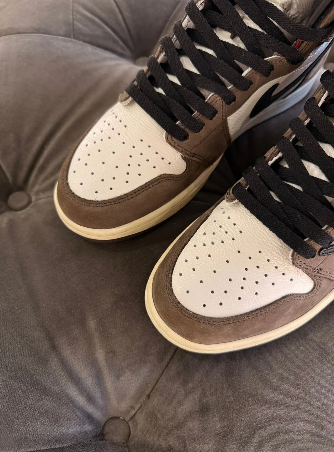 Air Jordan 1 Retro High OG SP Travis Scott Mocha - Usato 9.9/10 - Image 11