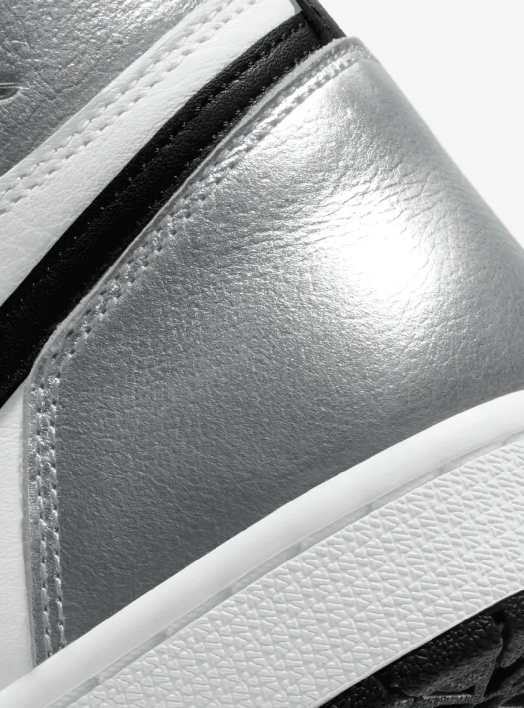 Air Jordan 1 Retro High Silver Toe - Image 6