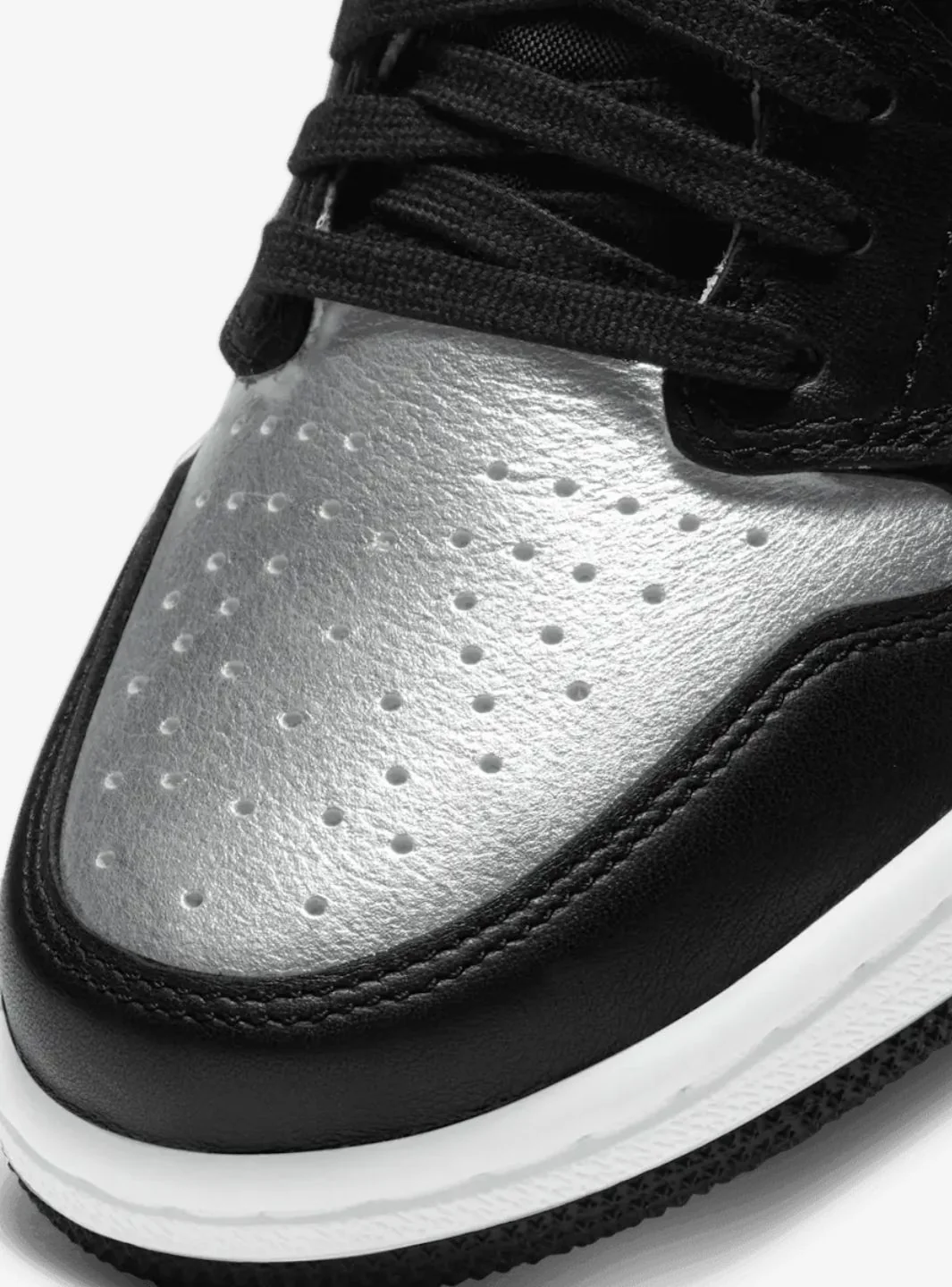 Air Jordan 1 Retro High Silver Toe - Image 8