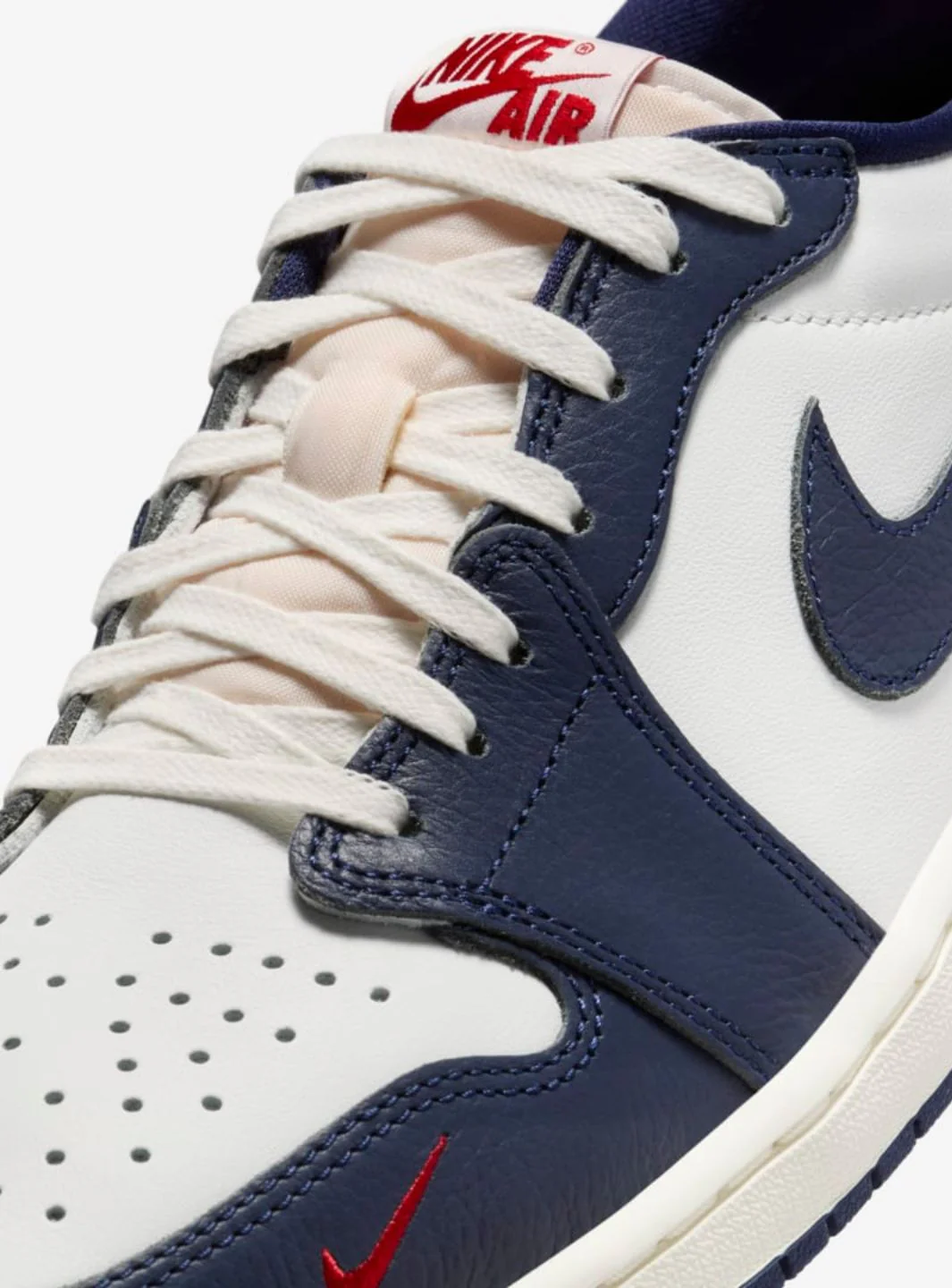 Air Jordan 1 Retro Low OG Howard University - Image 3