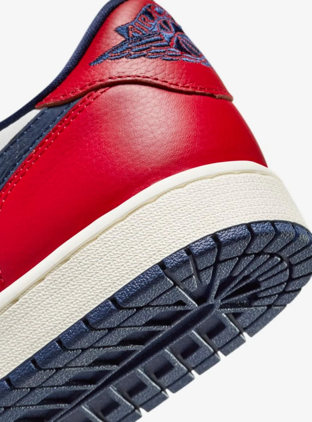 Air Jordan 1 Retro Low OG Howard University - Image 5