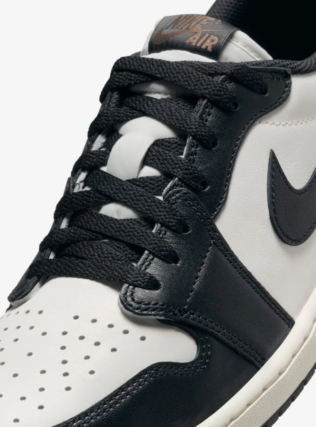 Air Jordan 1 Retro Low OG Mocha - Image 3