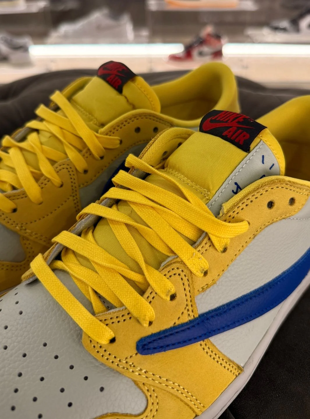 Air Jordan 1 Retro Low OG SP Travis Scott Canary - Usato 10/10 - Image 11