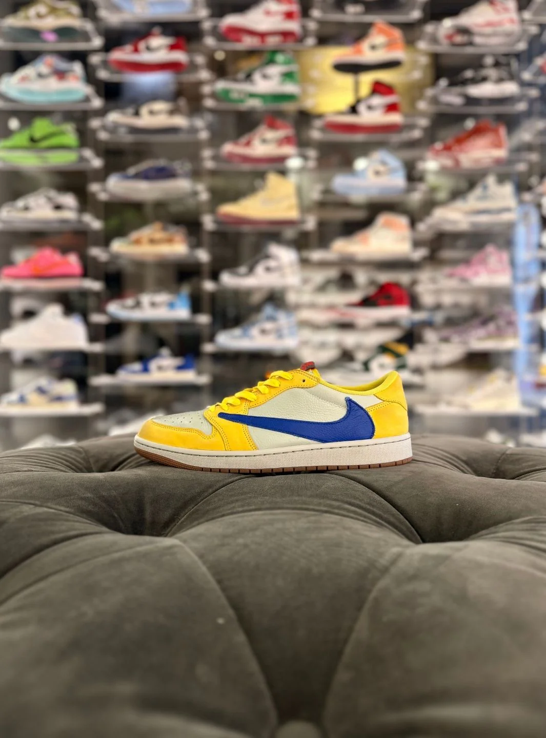 Air Jordan 1 Retro Low OG SP Travis Scott Canary - Usato 9.5/10