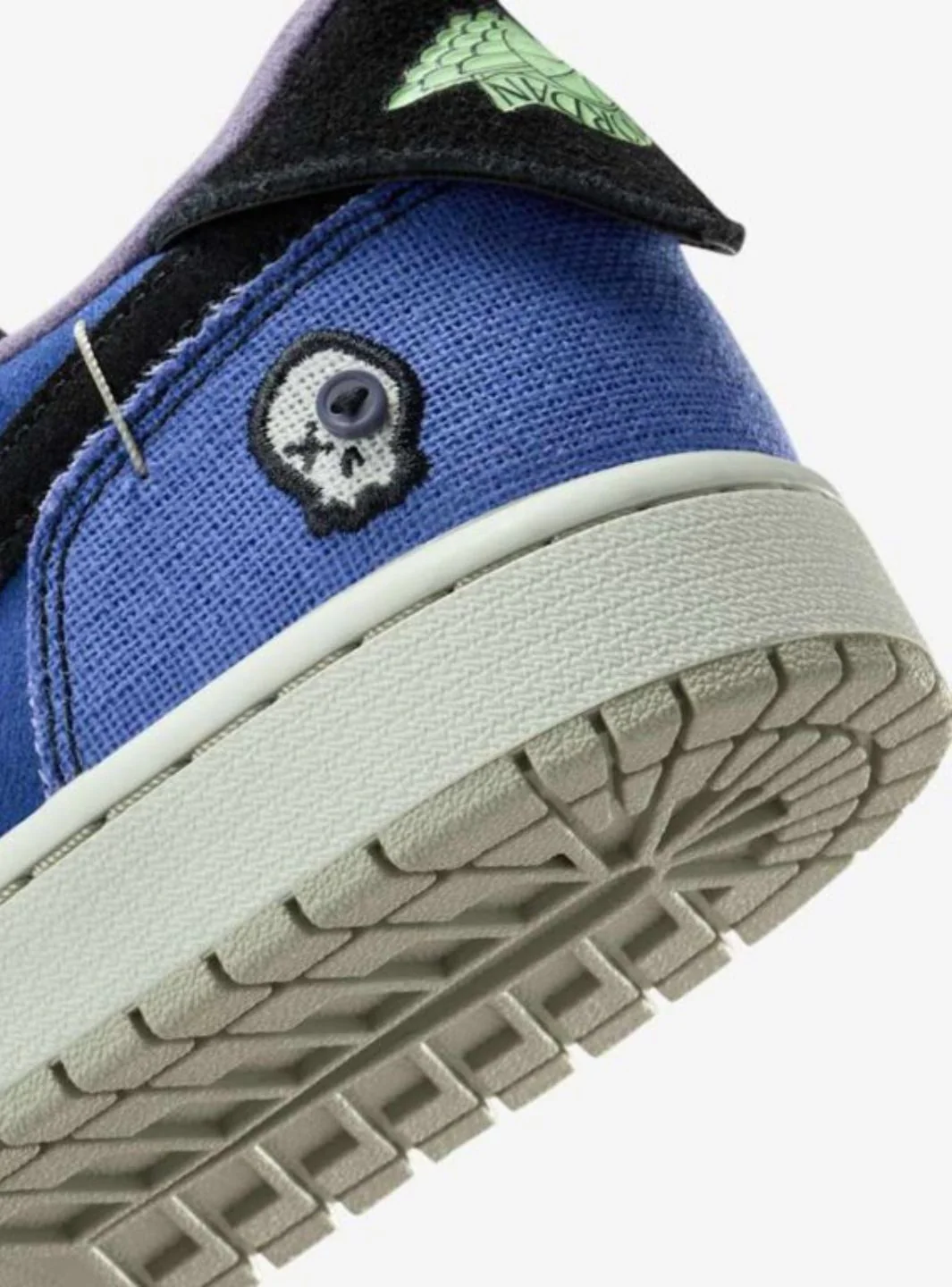 Air Jordan 1 Retro Low OG Zion Williamson Voodoo Alternate - Image 5