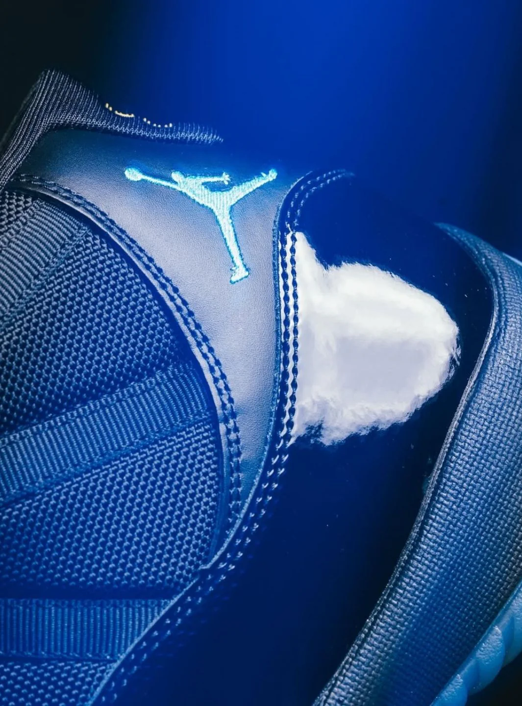 Air Jordan 11 Retro Gamma Blue (2025) - Image 15
