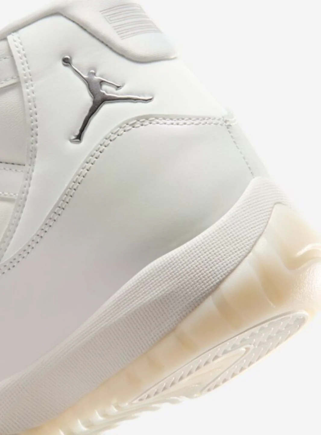 Air Jordan 11 Retro Pearl (W) - Image 5