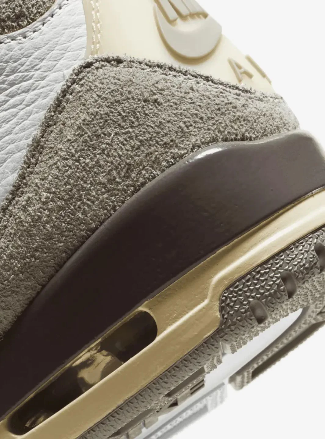 Air Jordan 3 Retro SP A Ma Maniére - Image 5