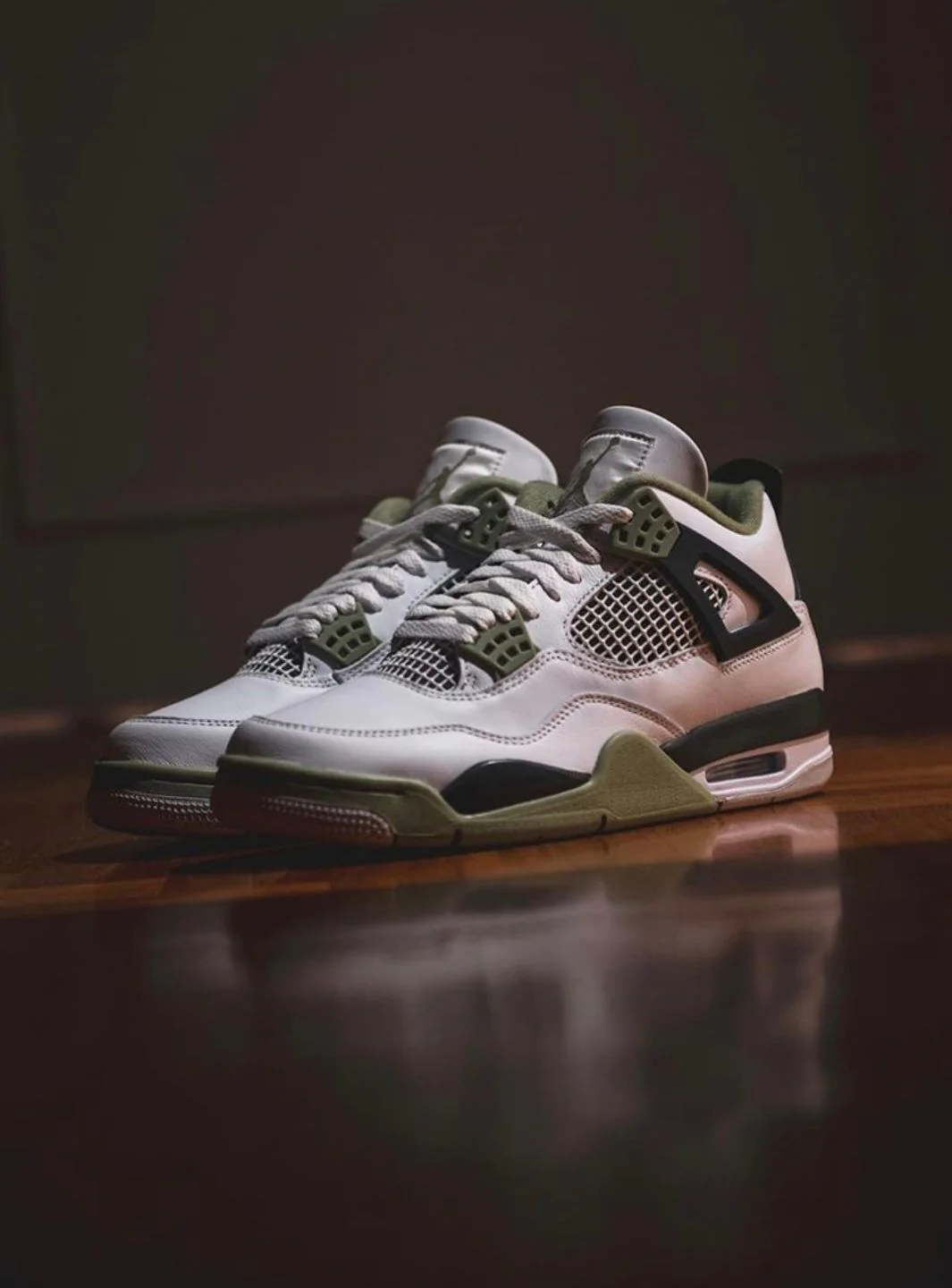 Air Jordan 4 Seafoam - Image 9