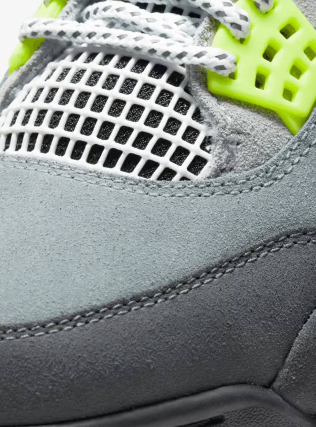 Air Jordan 4 Retro SE 95 Neon - Image 3