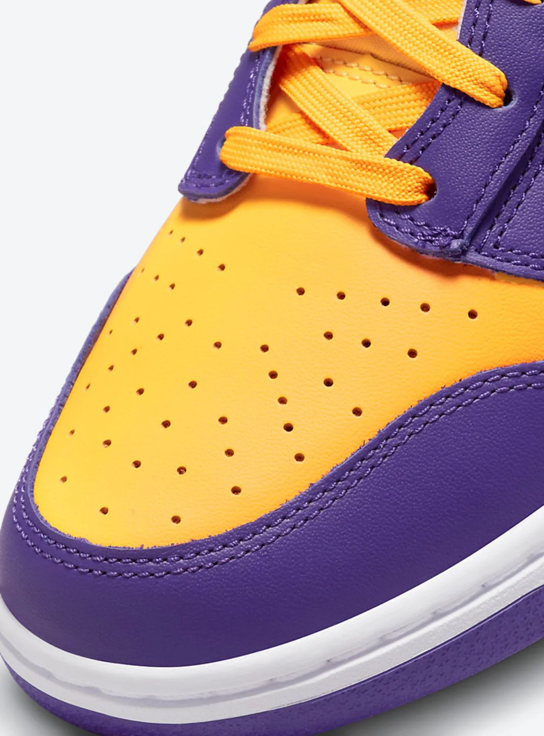 Nike Dunk High Lakers - Image 3