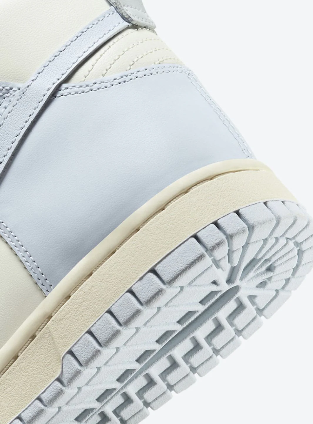 Nike Dunk High Sail Football Grey - Image 5