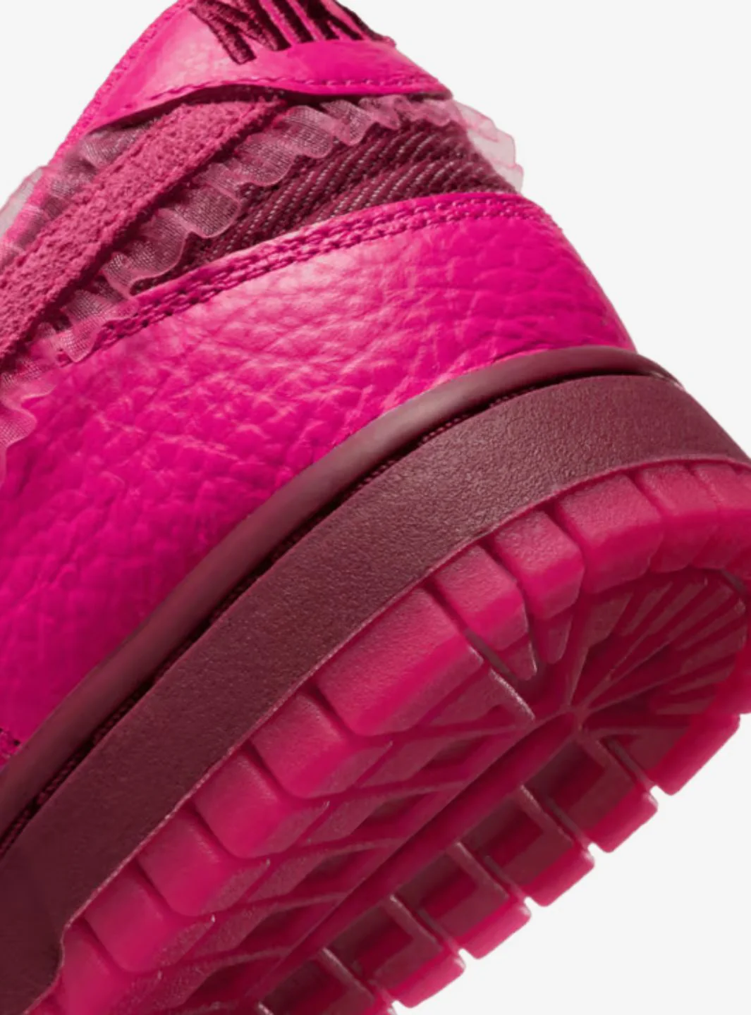 Nike Dunk Low Valentine's Day (2022) (W) - Image 5
