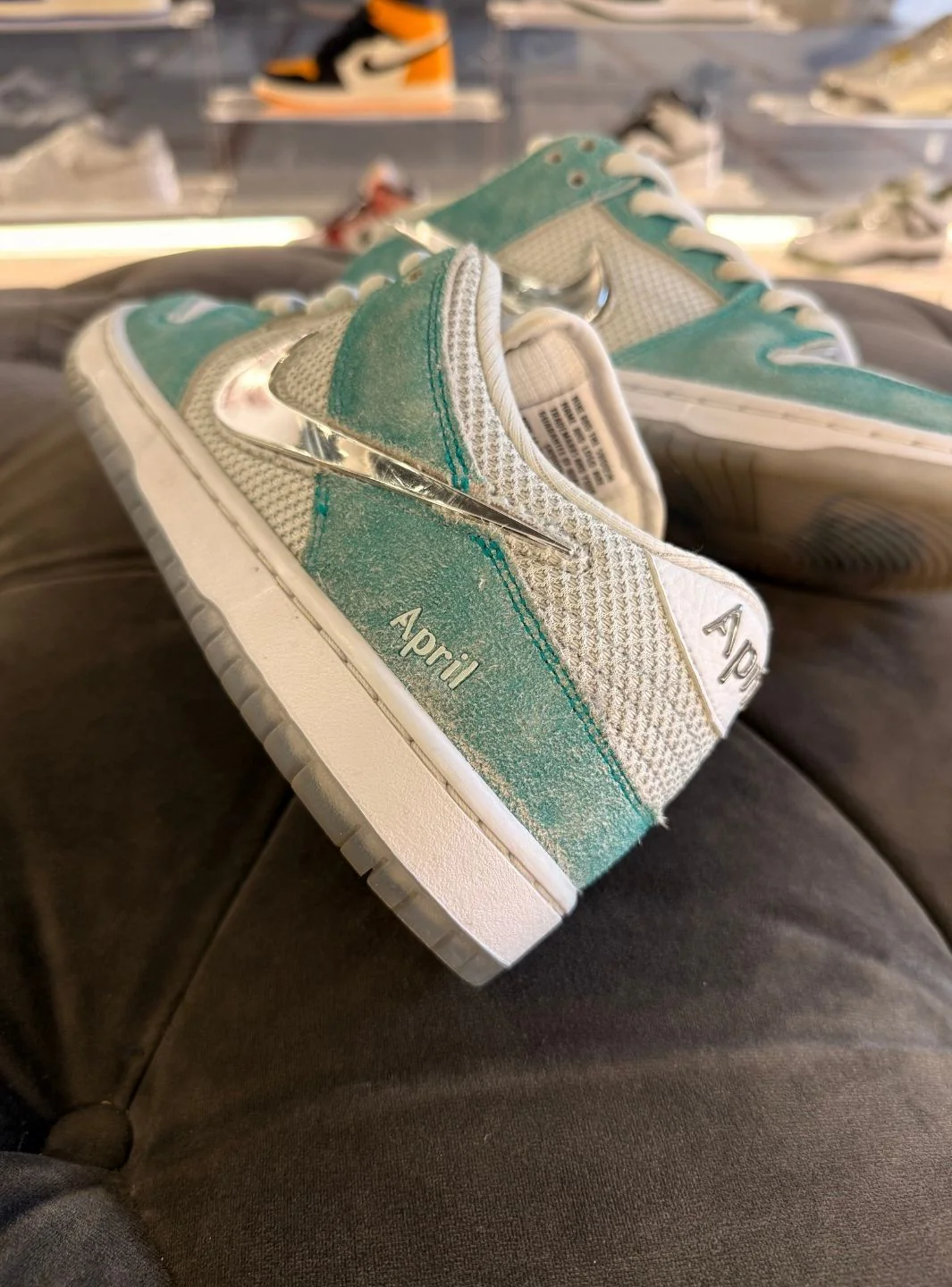 Nike SB Dunk Low April Skateboards - Usato 9/10 - Image 5