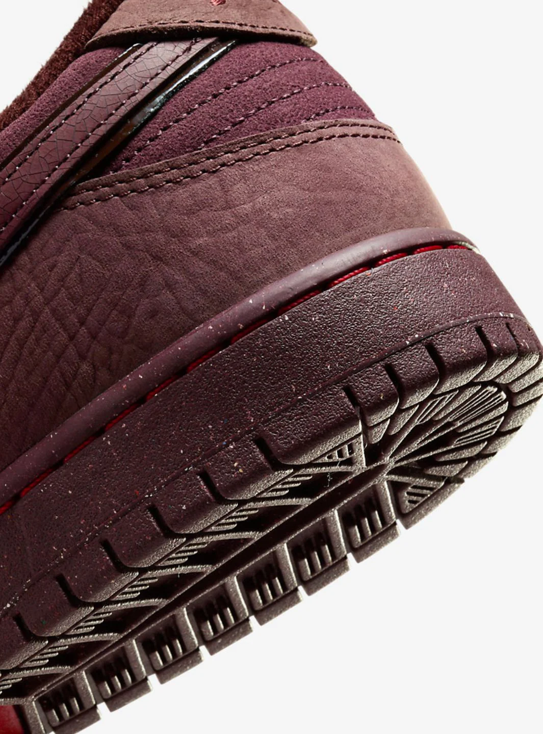 Nike SB Dunk Low City of Love Burgundy Crush - Image 5
