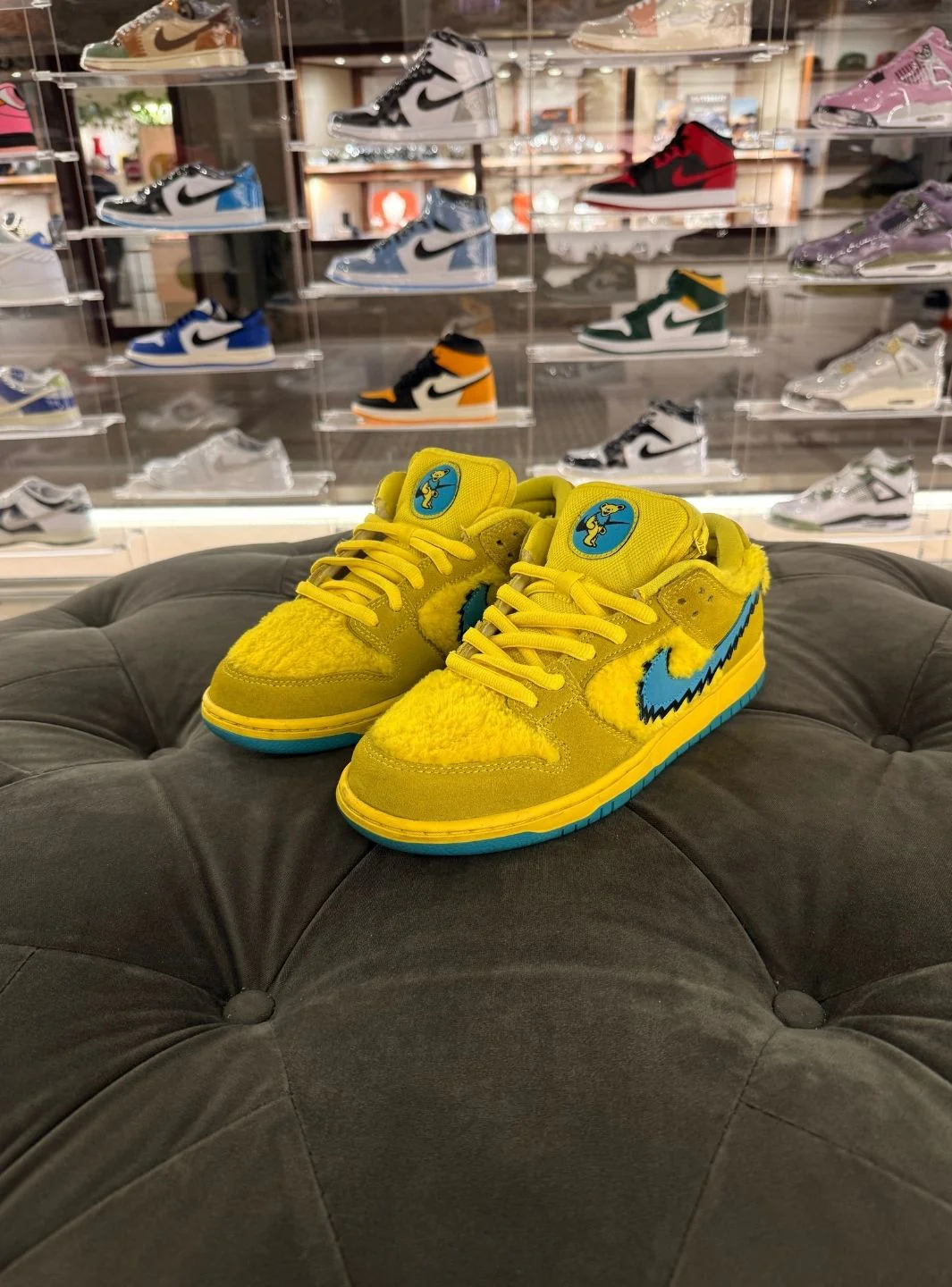 Nike SB Dunk Low Grateful Dead Bears Opti Yellow - Usato 9/10 - Image 3
