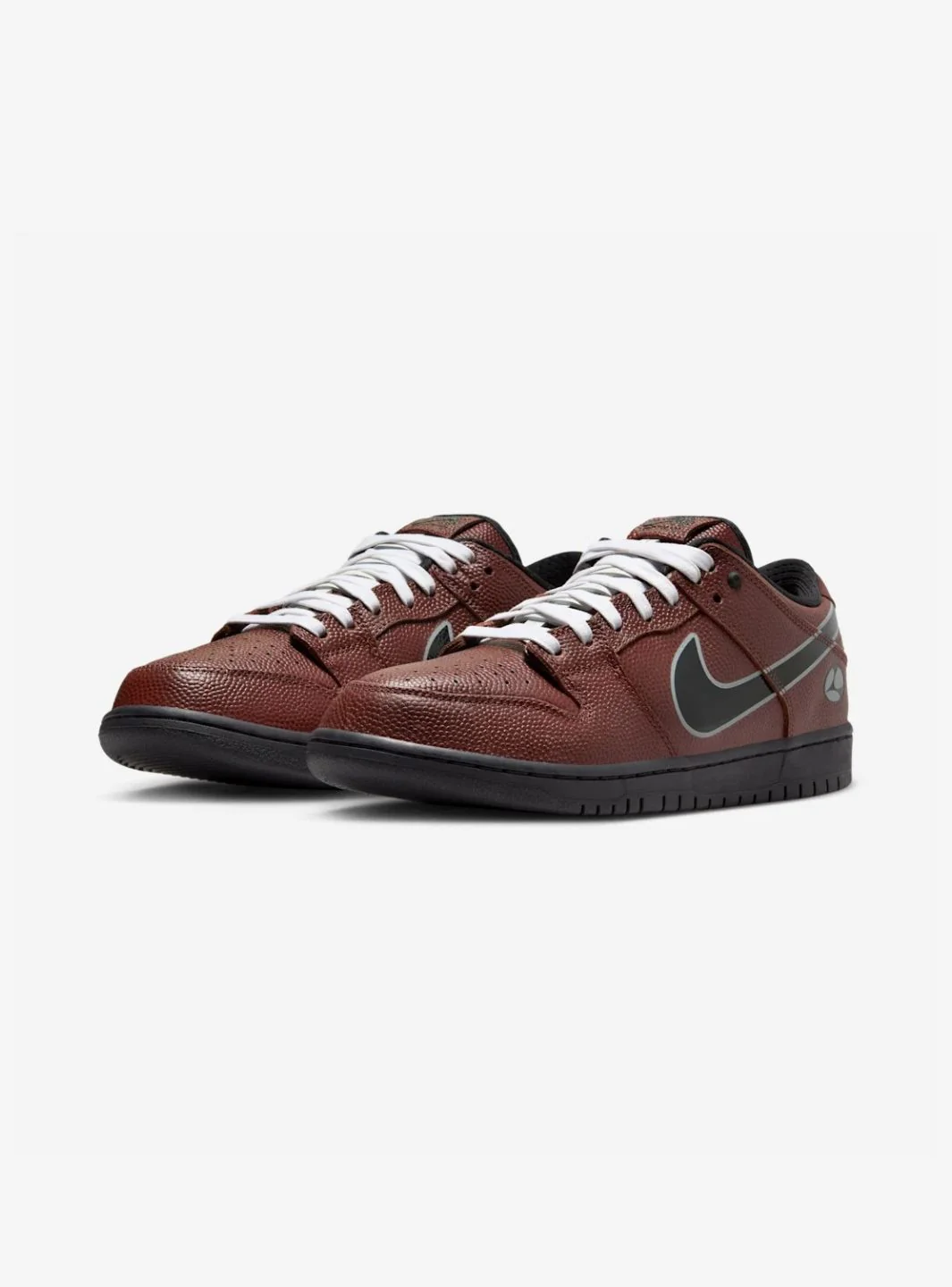Nike SB Dunk Low Limosine Skateboards - Image 2