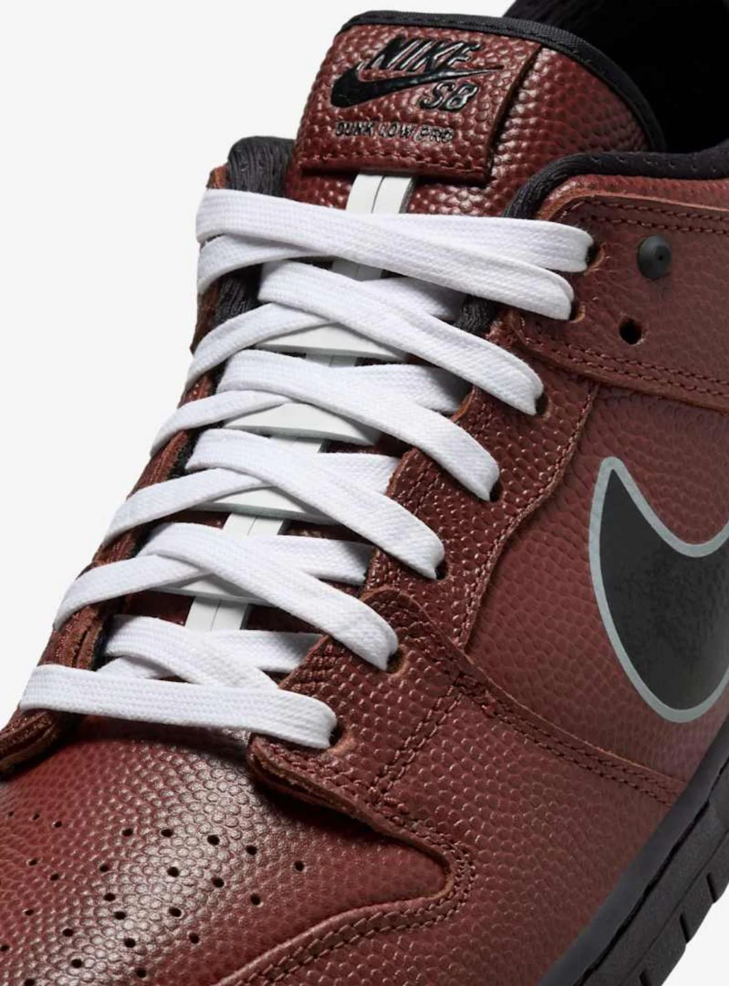 Nike SB Dunk Low Limosine Skateboards - Image 3