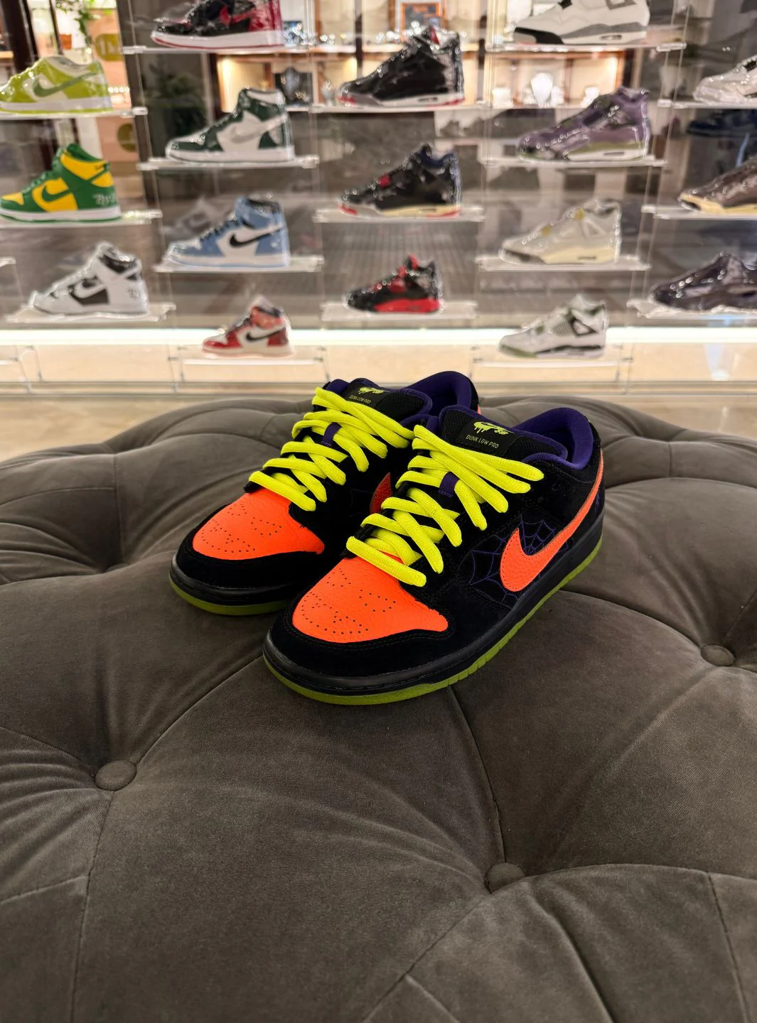 Nike SB Dunk Low Night of Mischief Halloween - Usato 9/10 - Image 3
