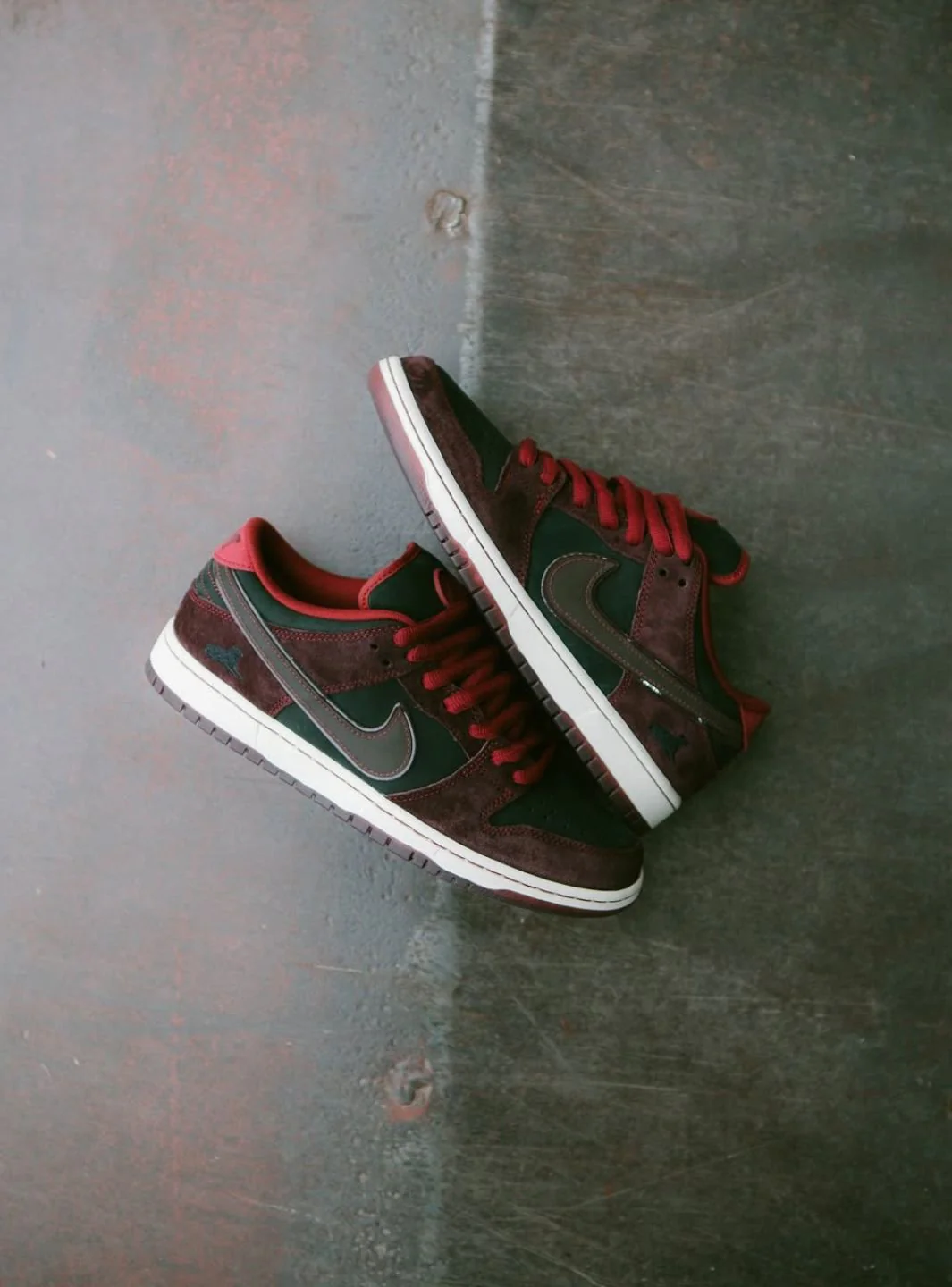 Nike SB Dunk Low Riot Skateshop - Image 12
