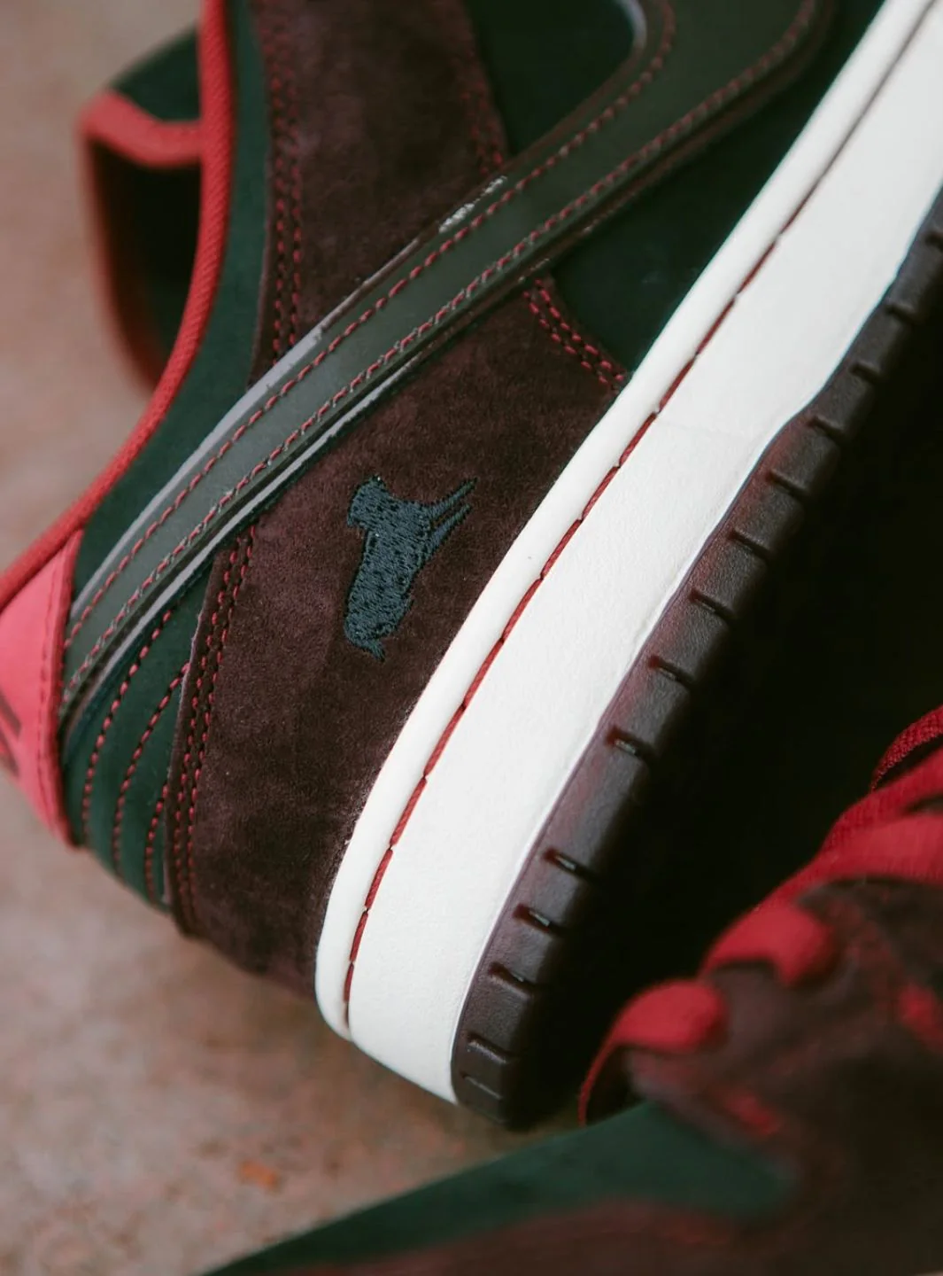Nike SB Dunk Low Riot Skateshop - Image 13