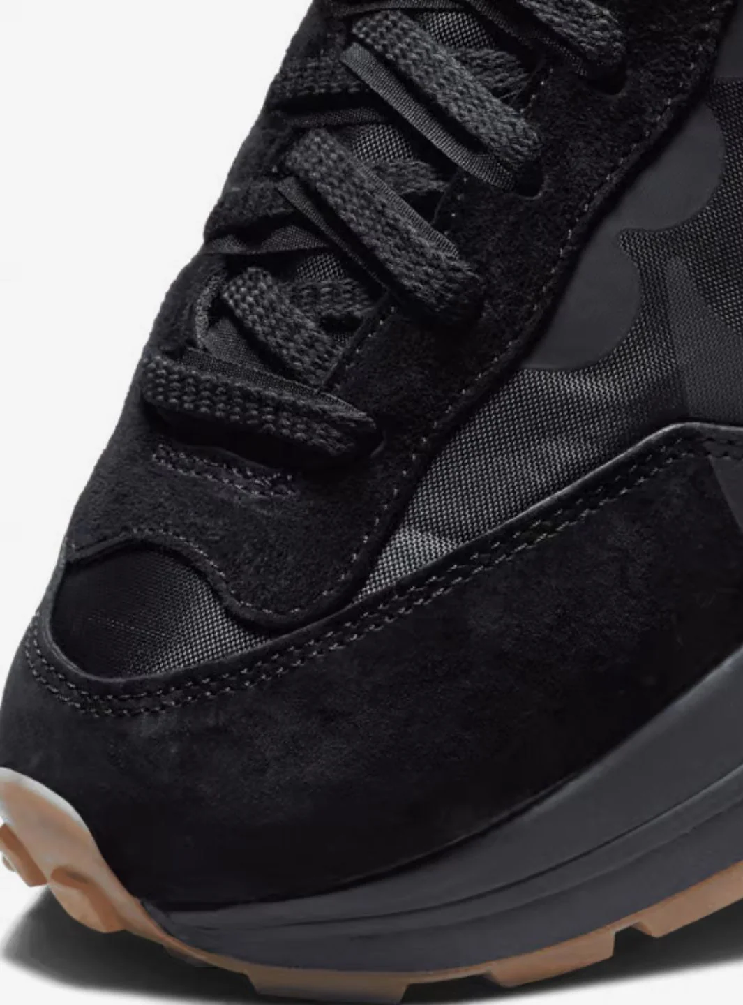 Nike Vaporwaffle Sacai Black Gum - Image 3