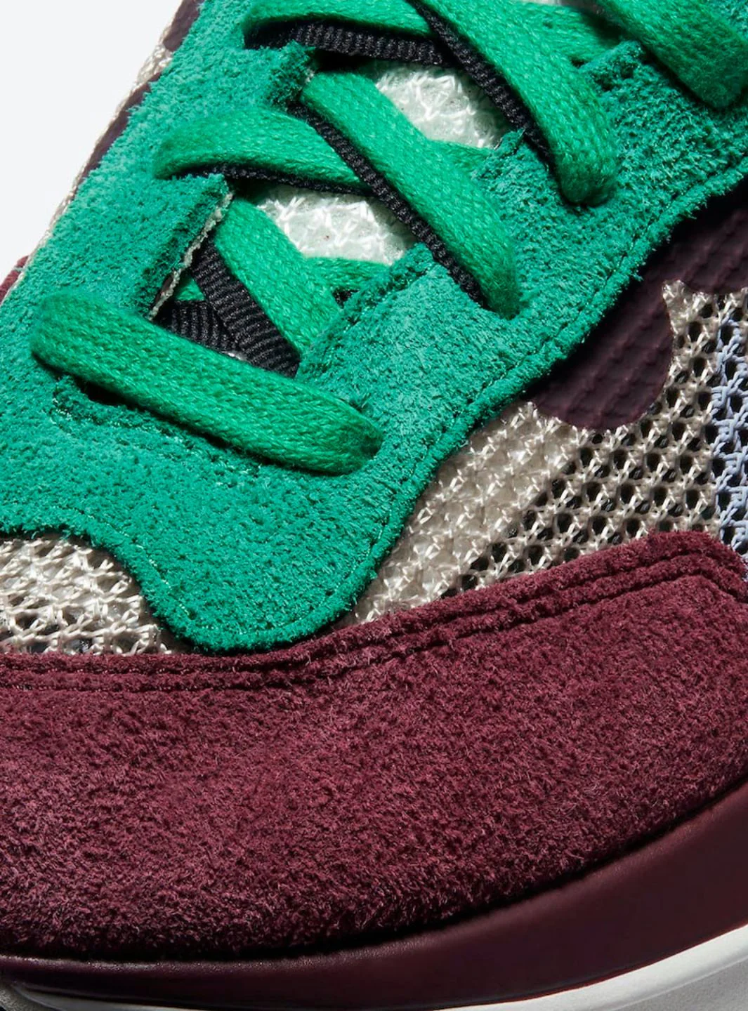 Nike Vaporwaffle Sacai Villain Red Neptune Green - Image 3