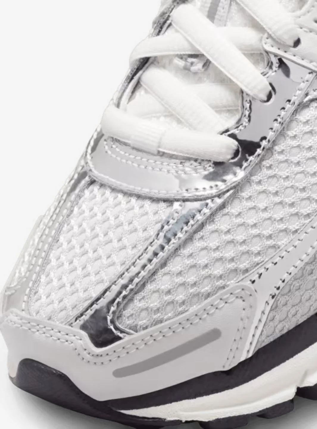 Nike Zoom Vomero 5 Photon Dust Metallic Silver - Image 3