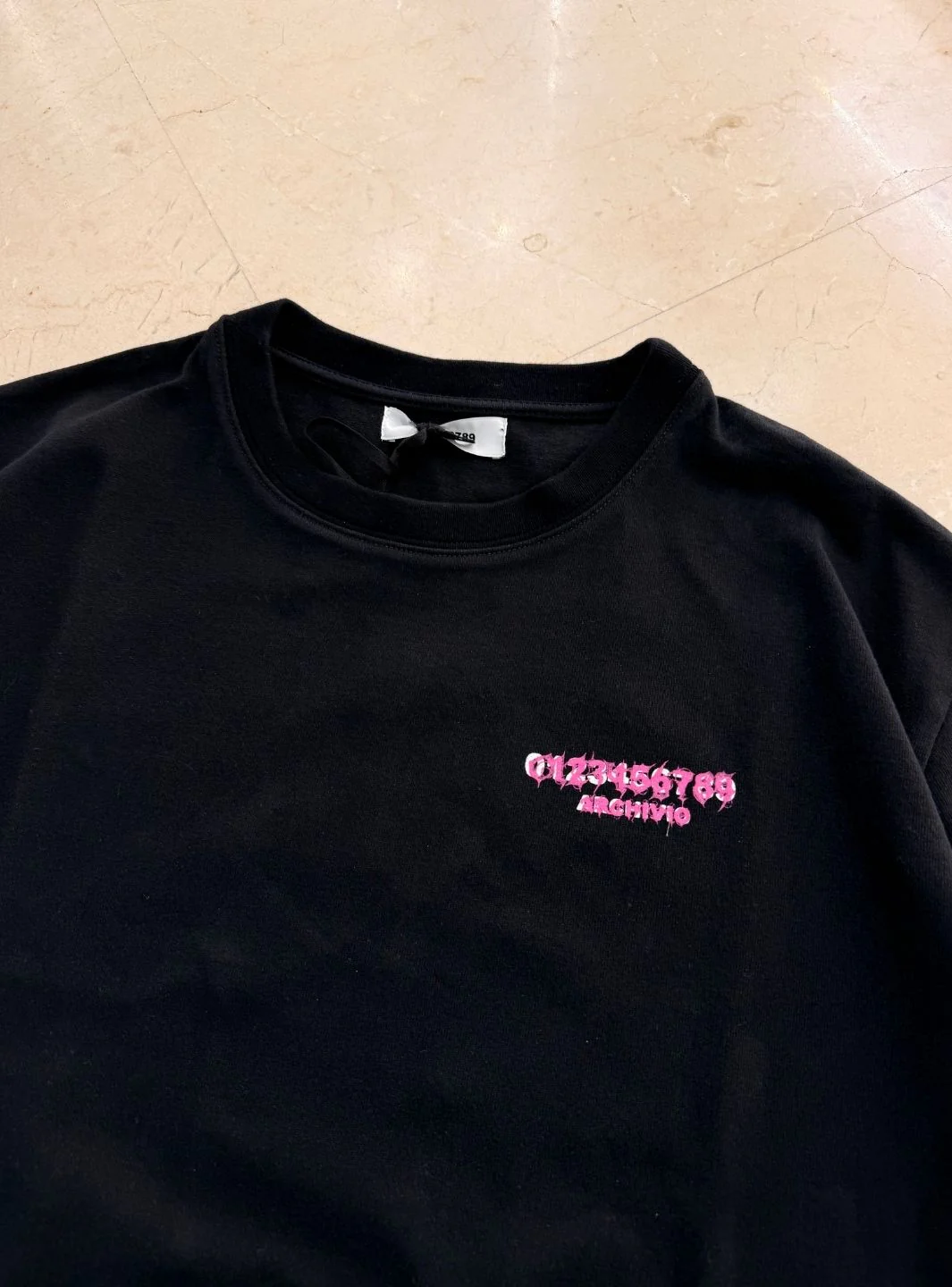 Numeri Archivio Longsleeve Black Fuchsia - Image 7