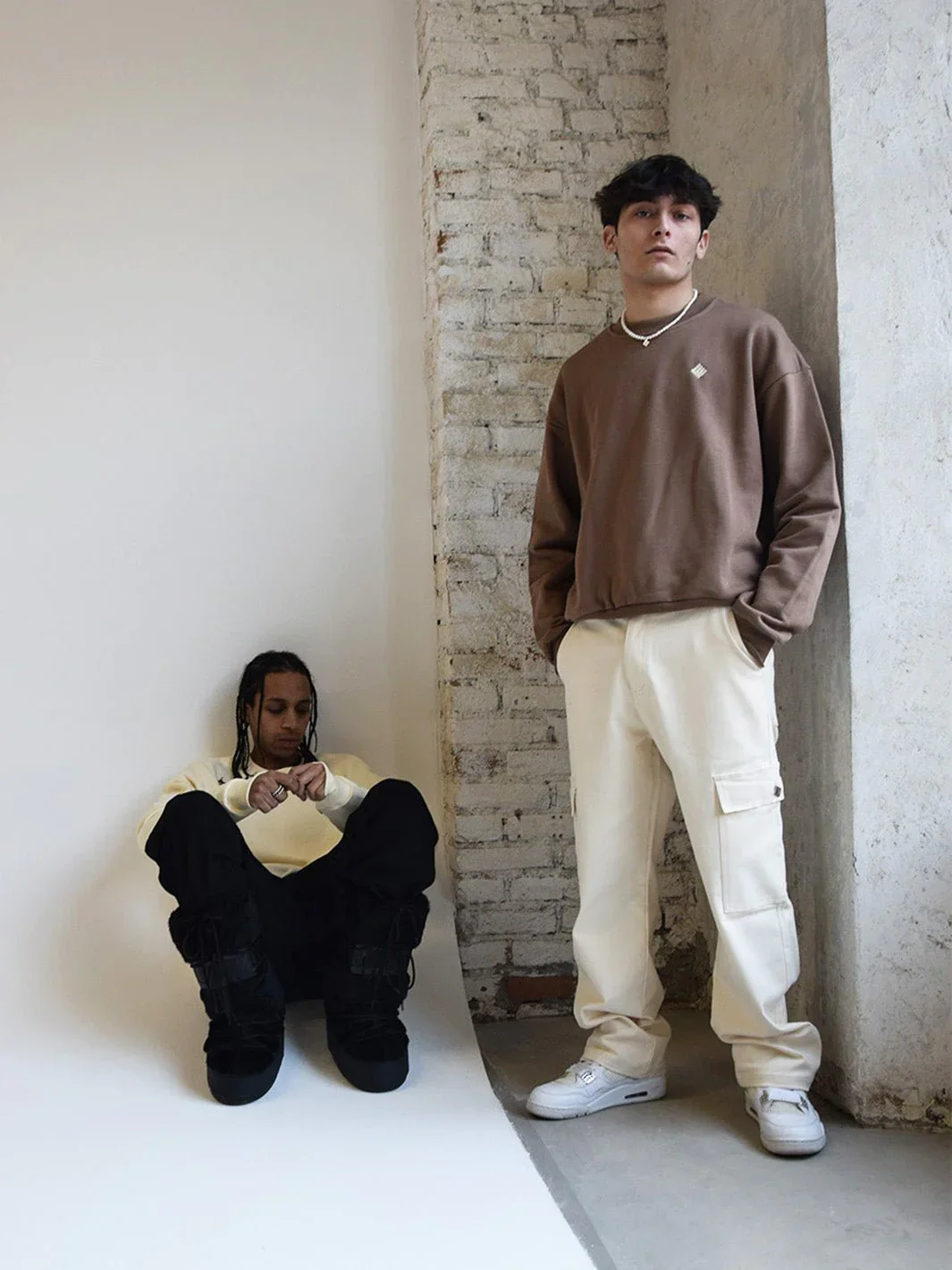 Pantalón Crewneck Taupe - Image 3