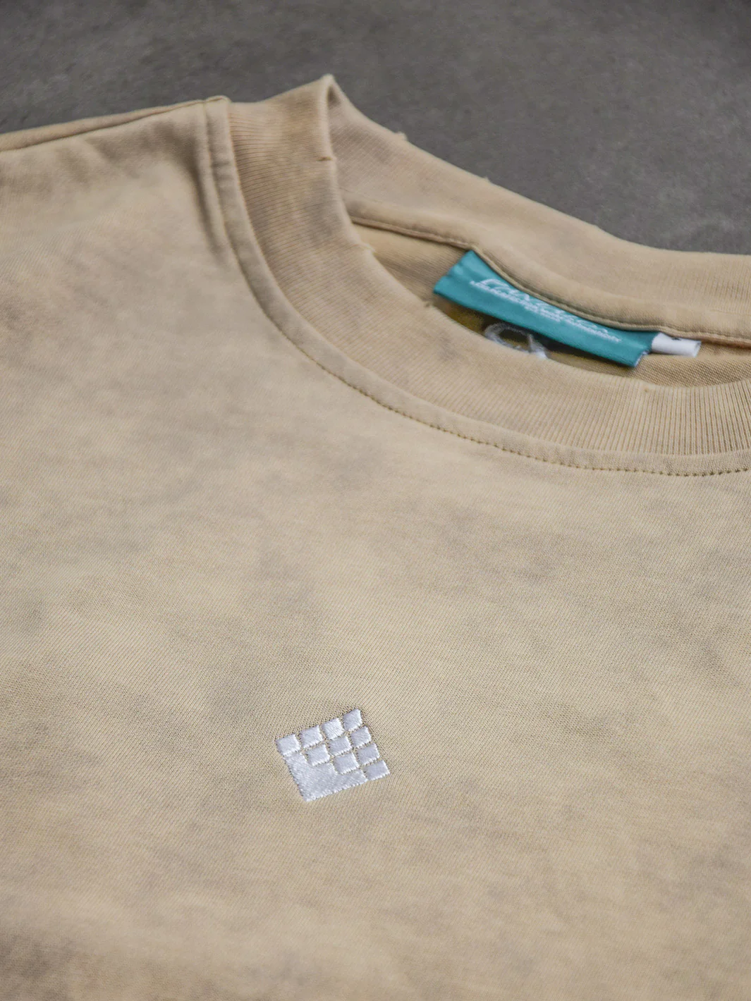 Pantalón Distressed Stone Washed T-Shirt Sand - Image 5
