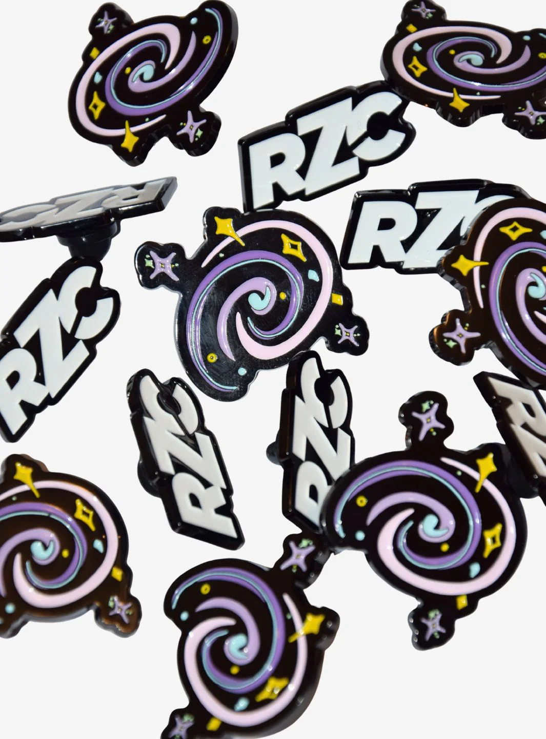 ResellZone Logo Black & White Pin Badge - Image 7